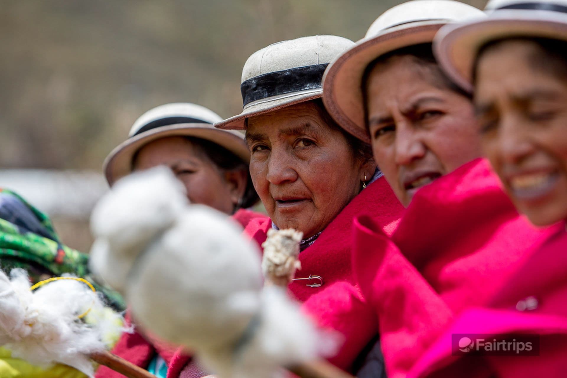 Alpaca experience with indigenous women artisans